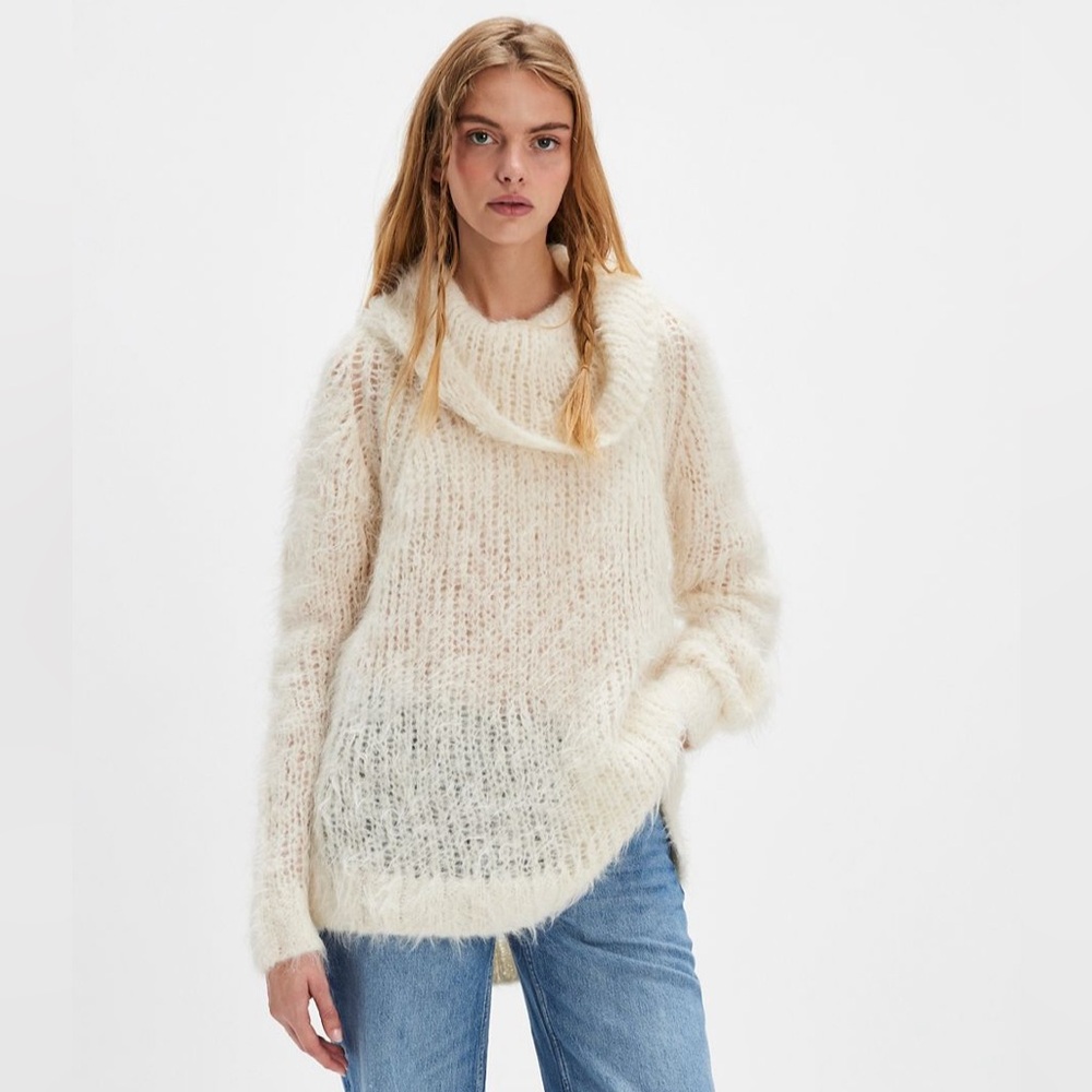 Free People super soft cowl knit alpaca blend white sweater.